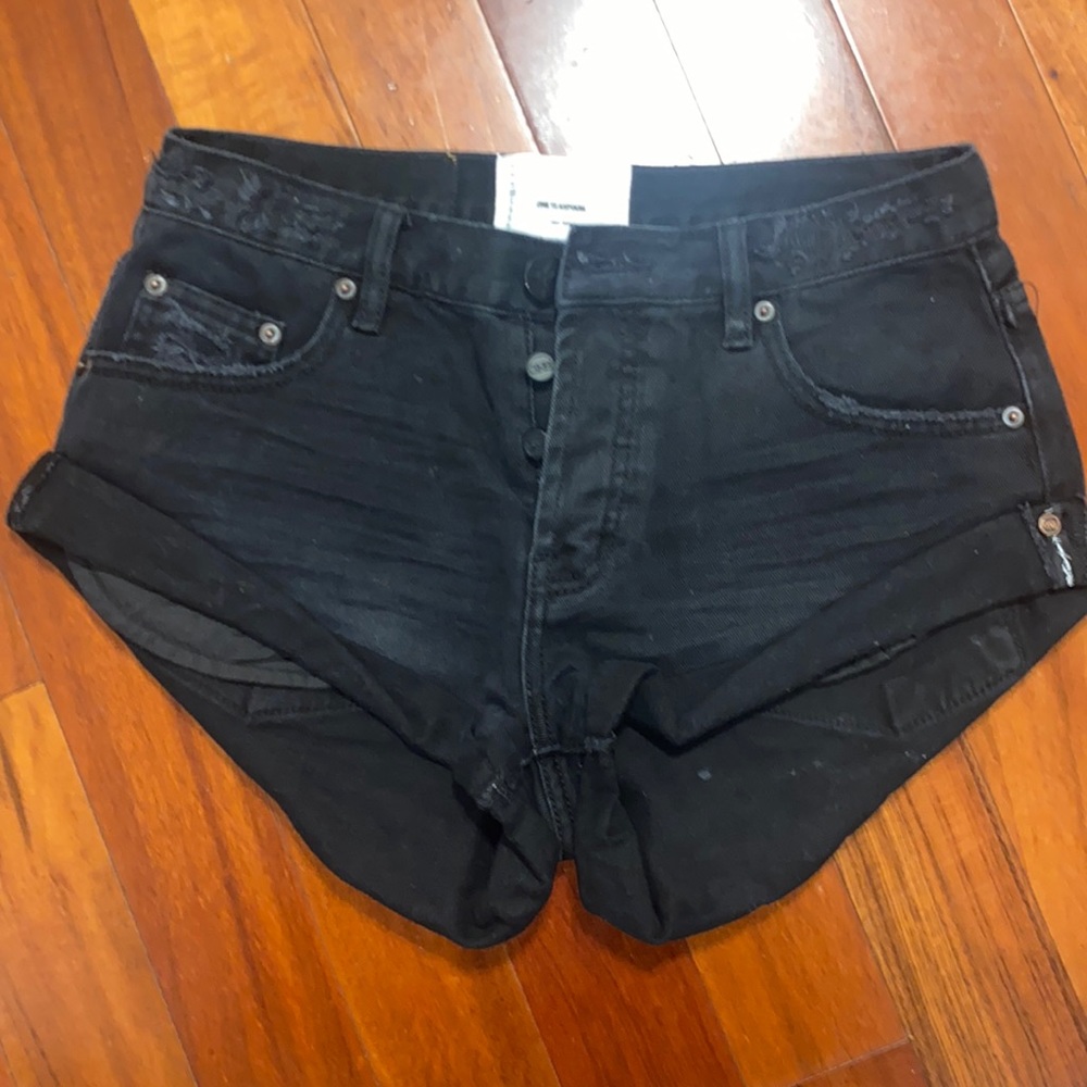 black one teaspoon size 25 gold tab